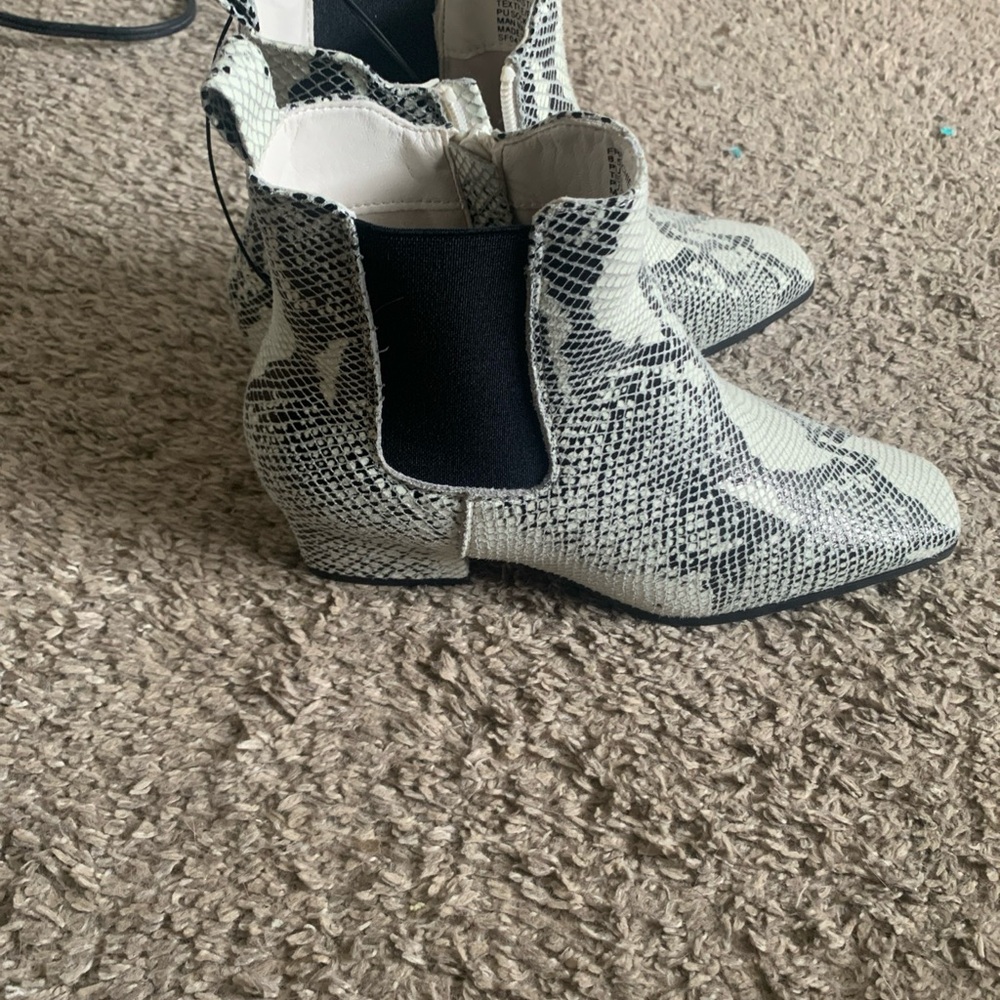 Madden Girl Snakeskin design leather Ankle Boots